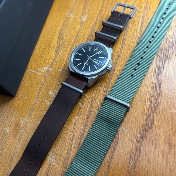 Big idea Design Titanium Field Watch Automatic - Picture 2 of 12